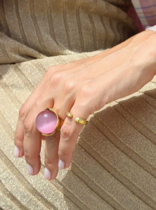 Statement ring w/pink stone