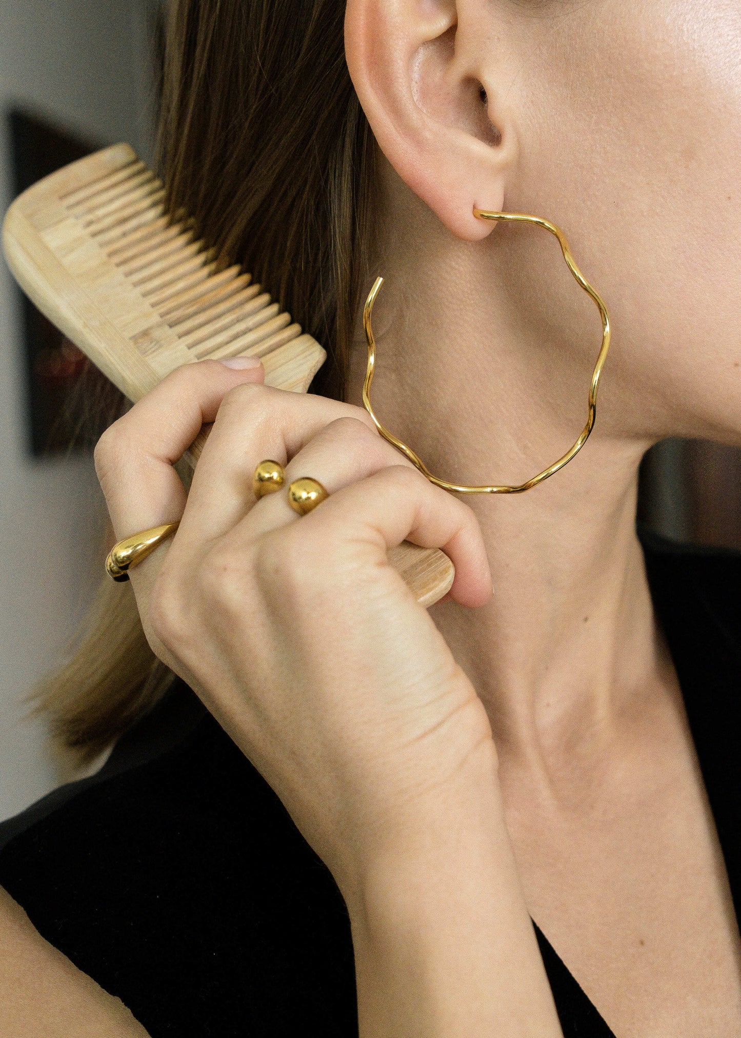Earrings gold hoops waves GILTY