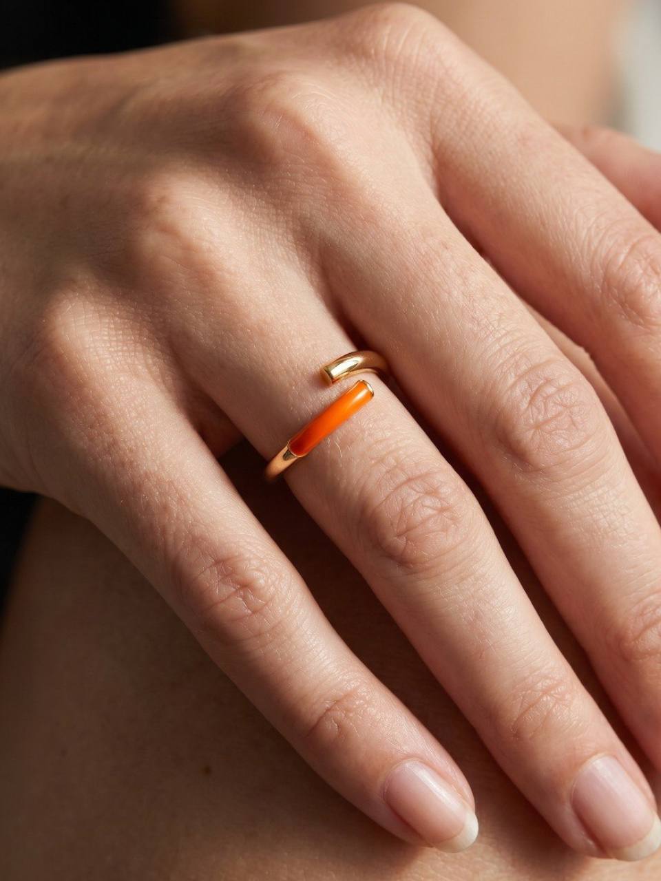 Open ring w/enamel orange