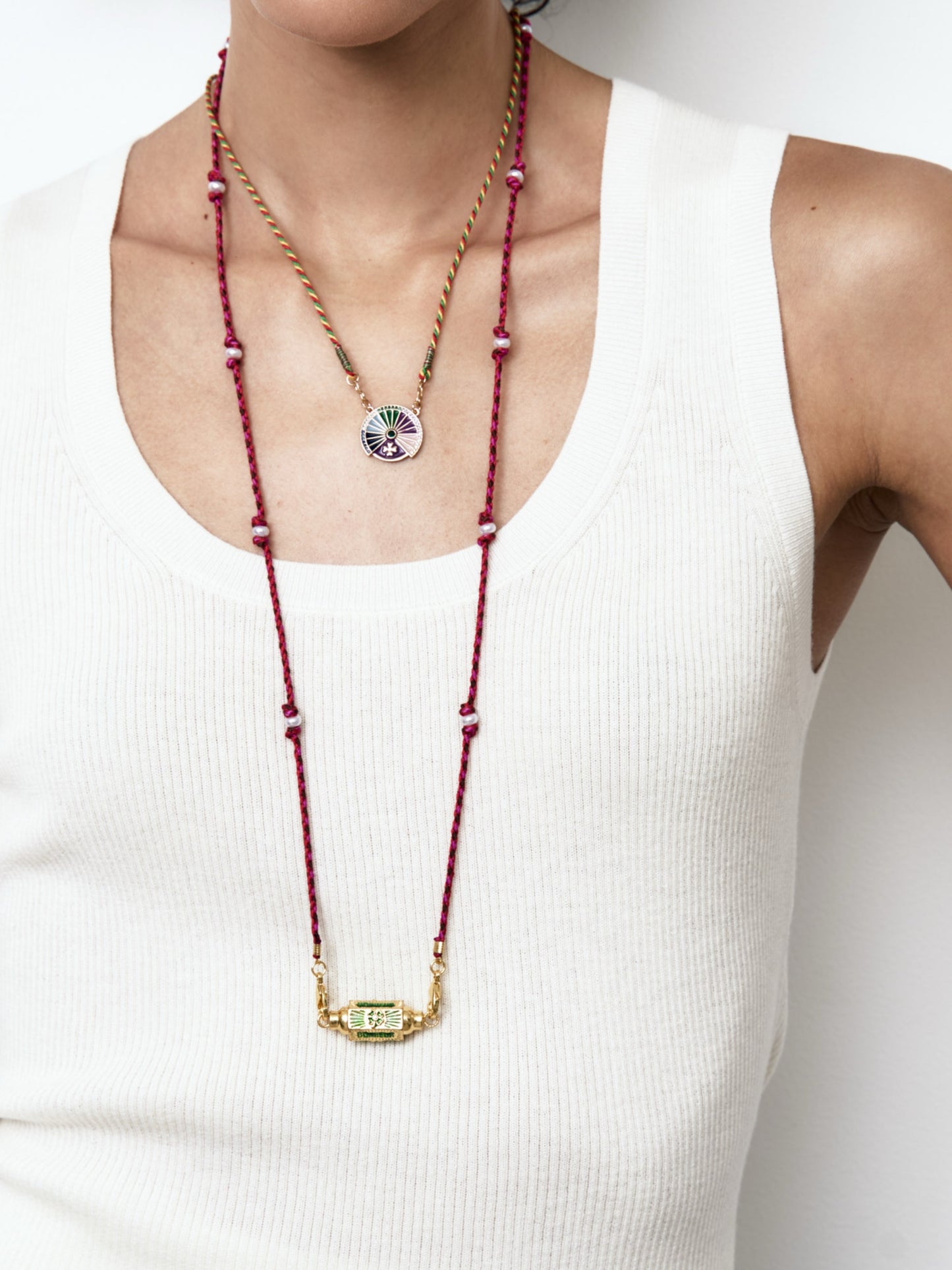 Necklace w/colorful stones