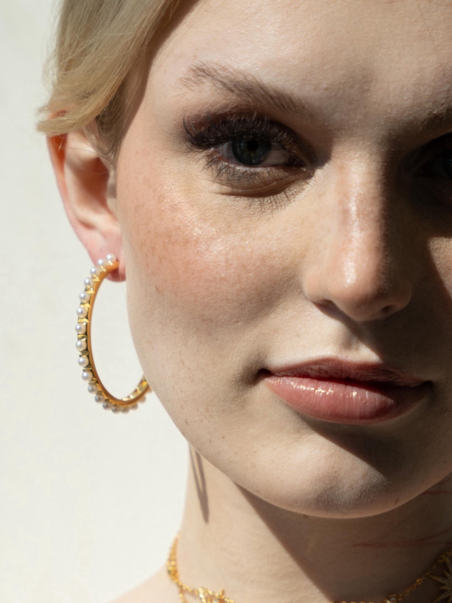Hoops earrings w/pearls big