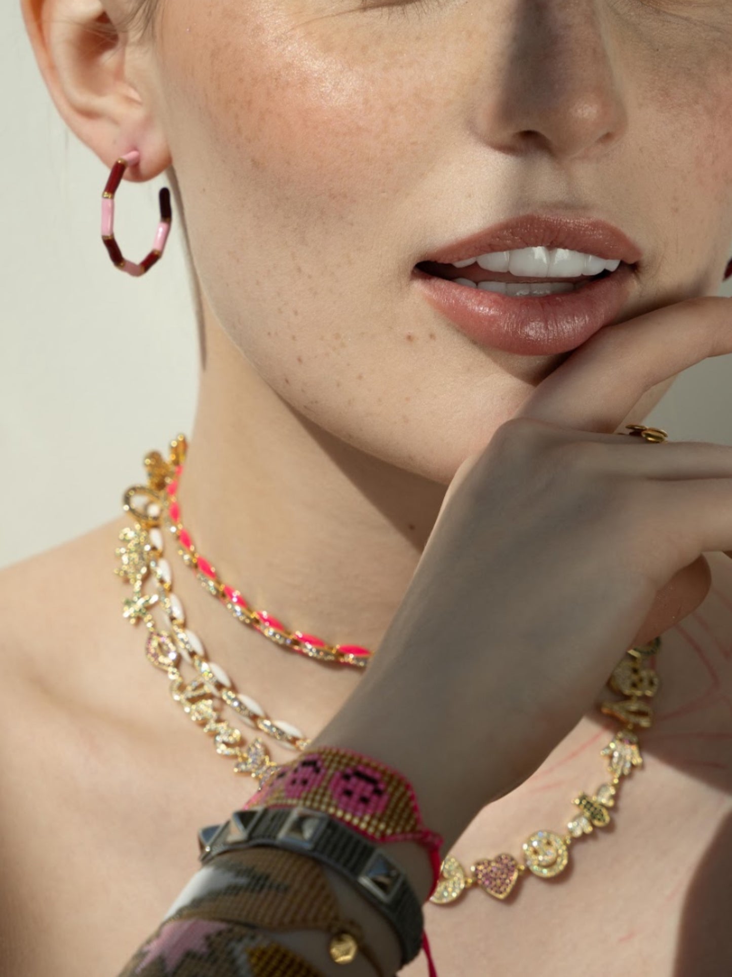 Enamel necklace pink w/stones