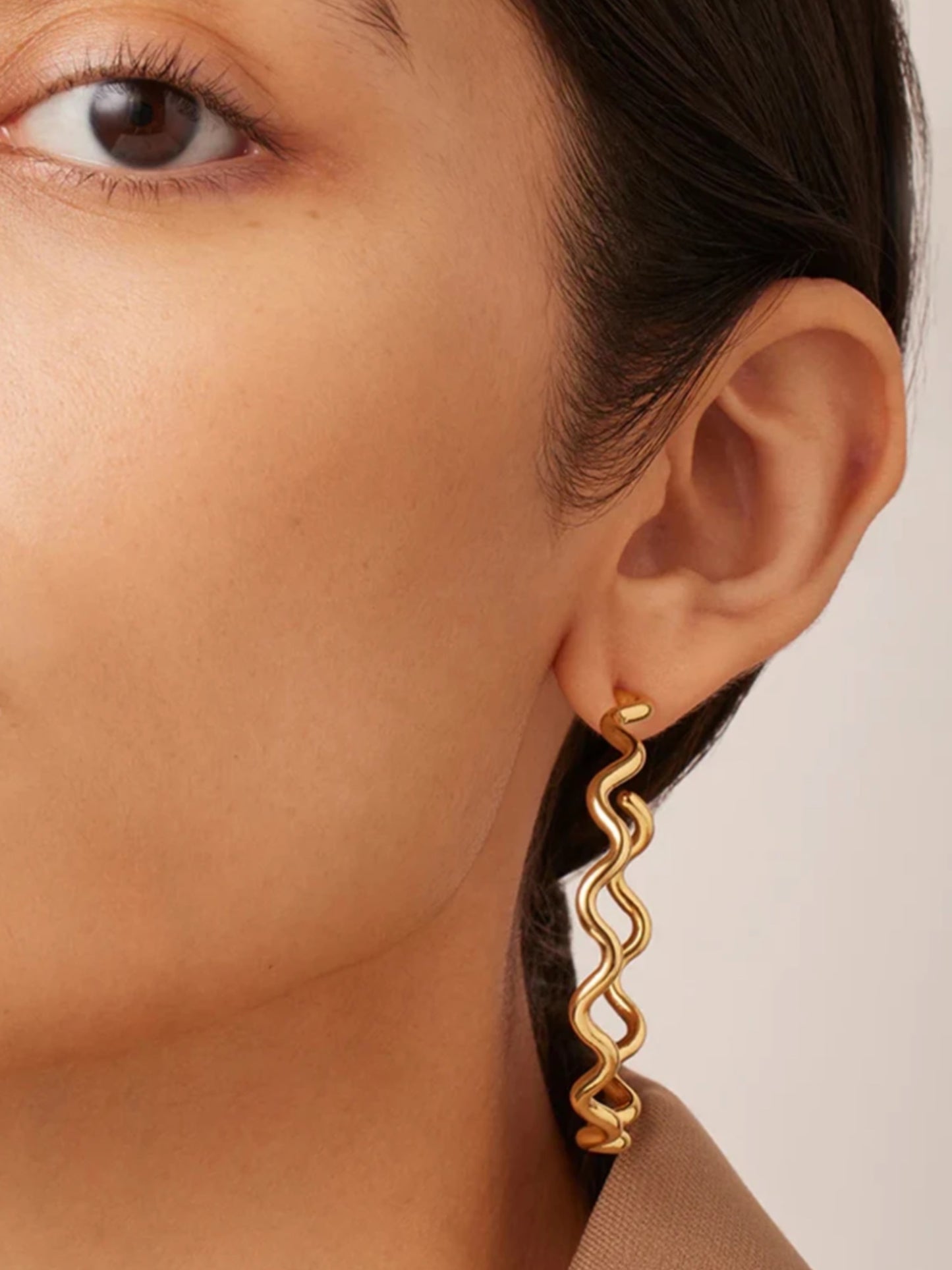 Earrings gold hoops waves GILTY