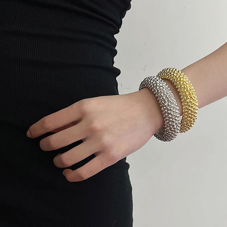 Statement adjustable bracelet w/round details silver