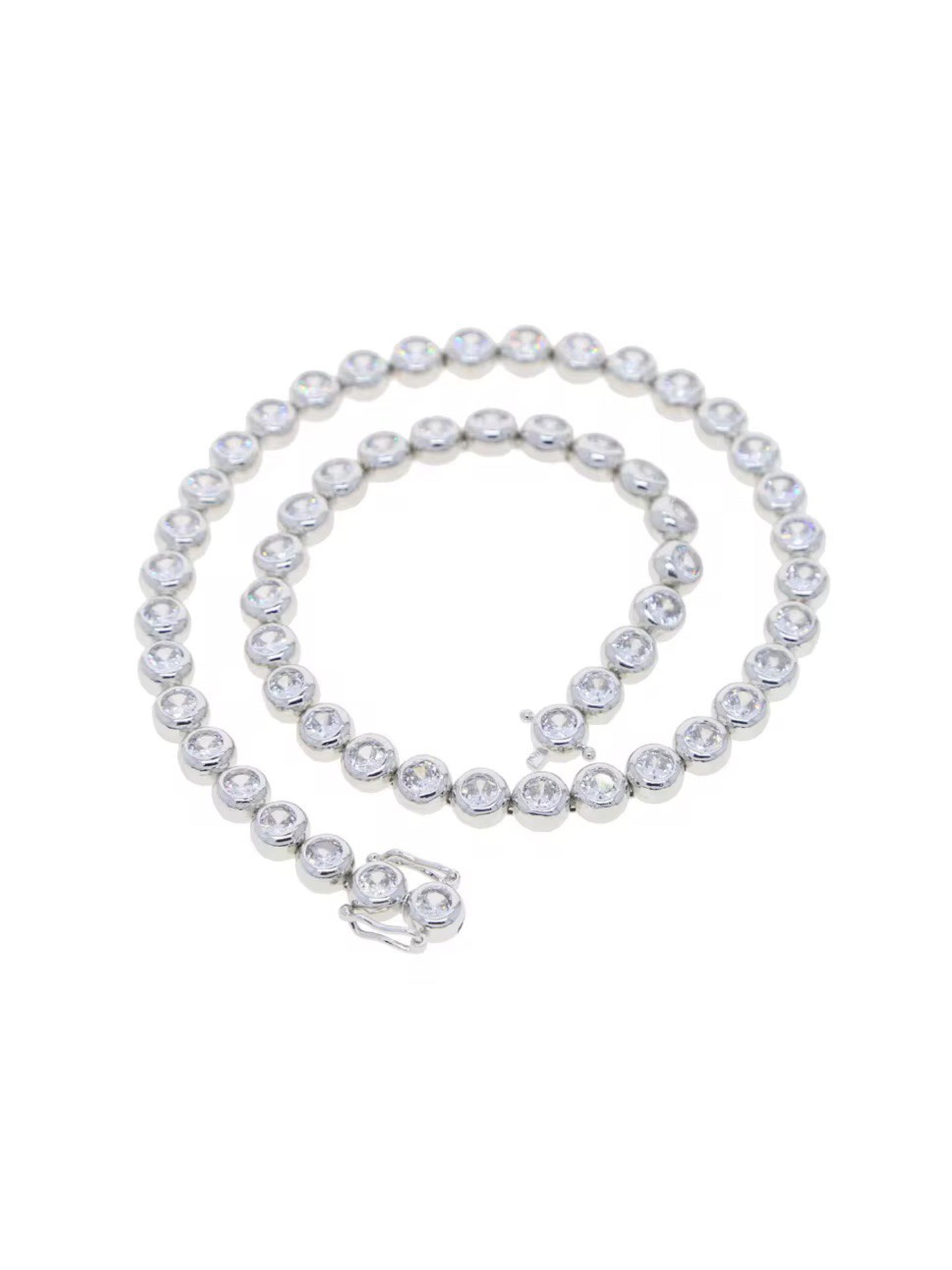 Necklace w/round details & stones silver