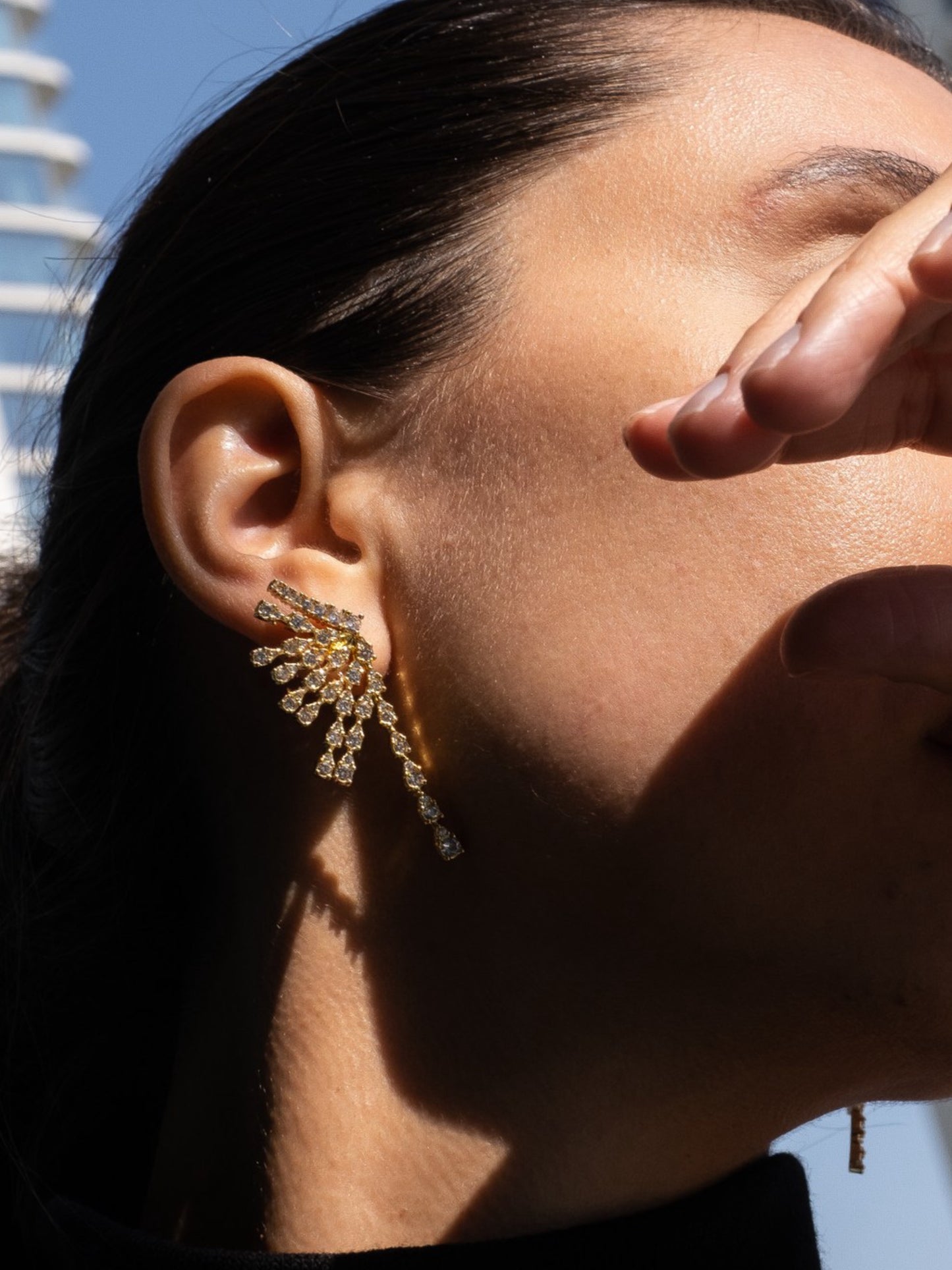Stud earrings with stones