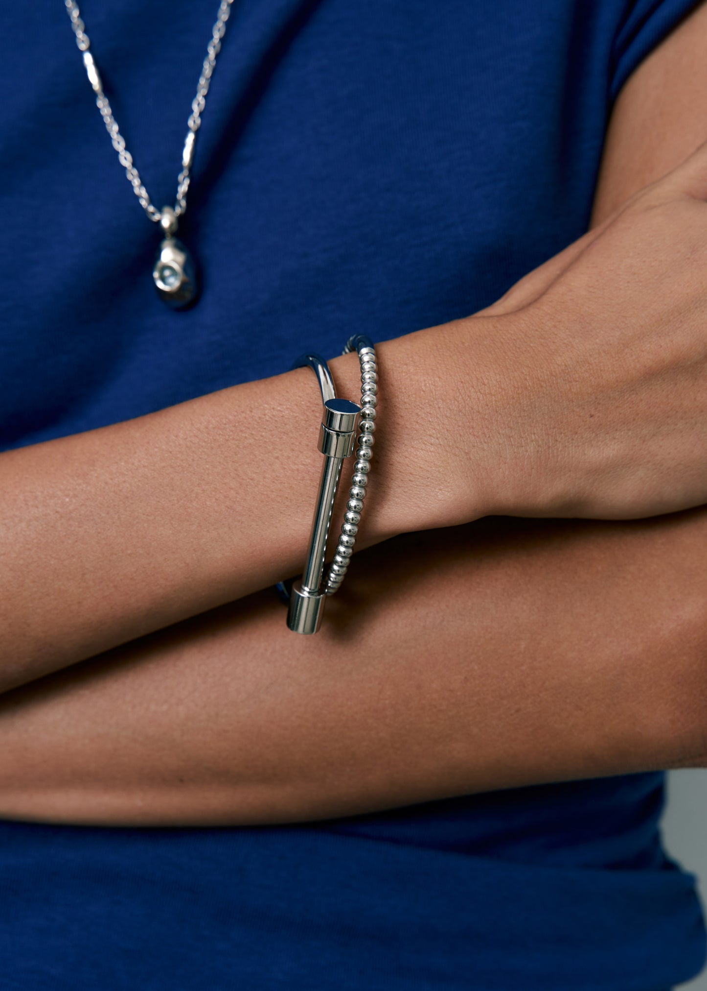 Bracelet mono silver w/round details