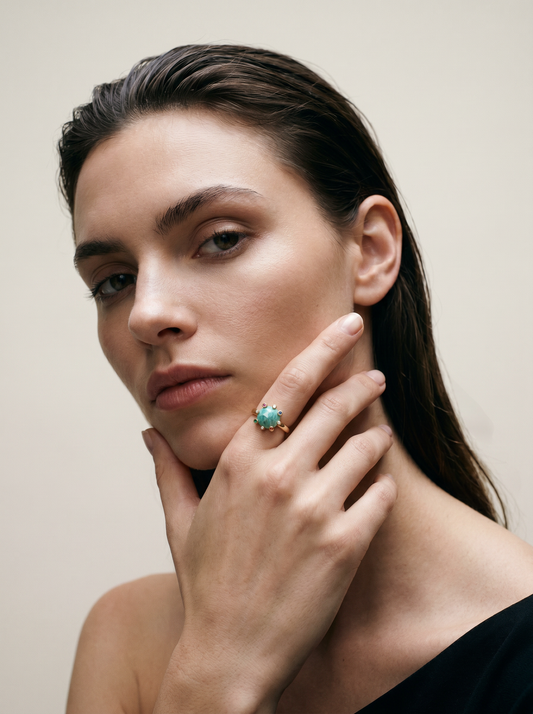 Statement ring w/green gemstone