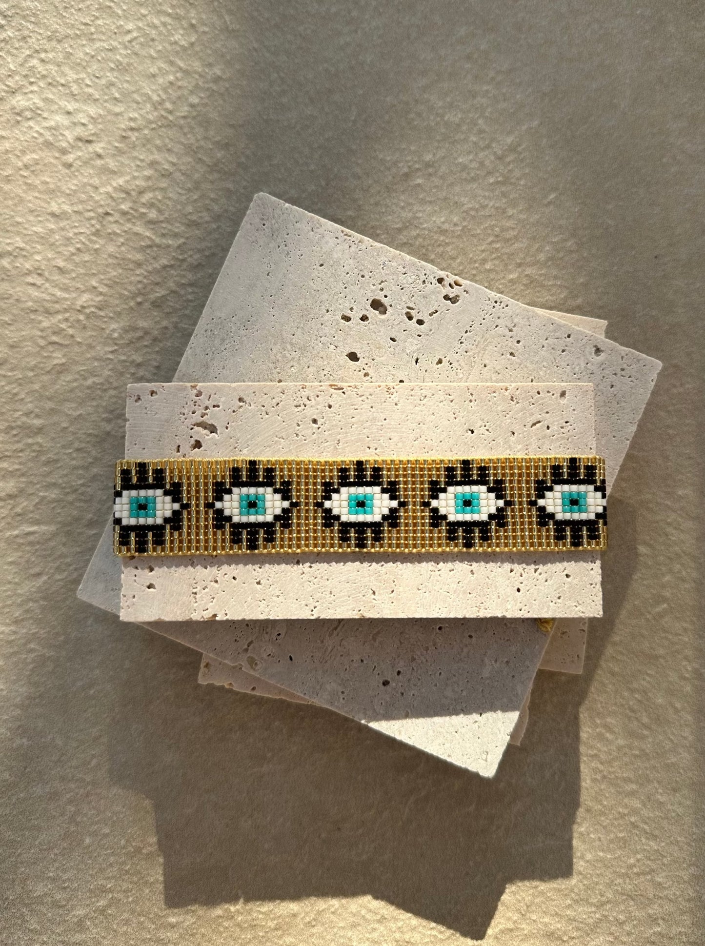 Beaded bracelet big 'Eyes gold' AMIE
