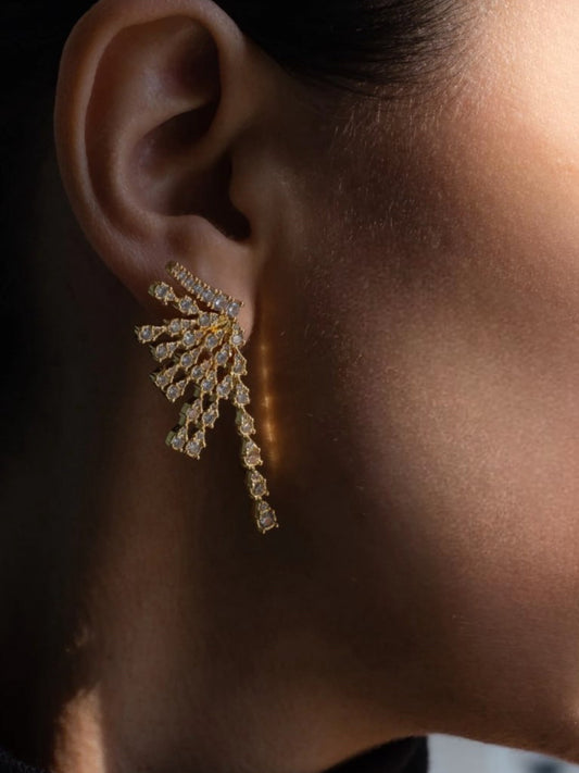 Stud earrings with stones