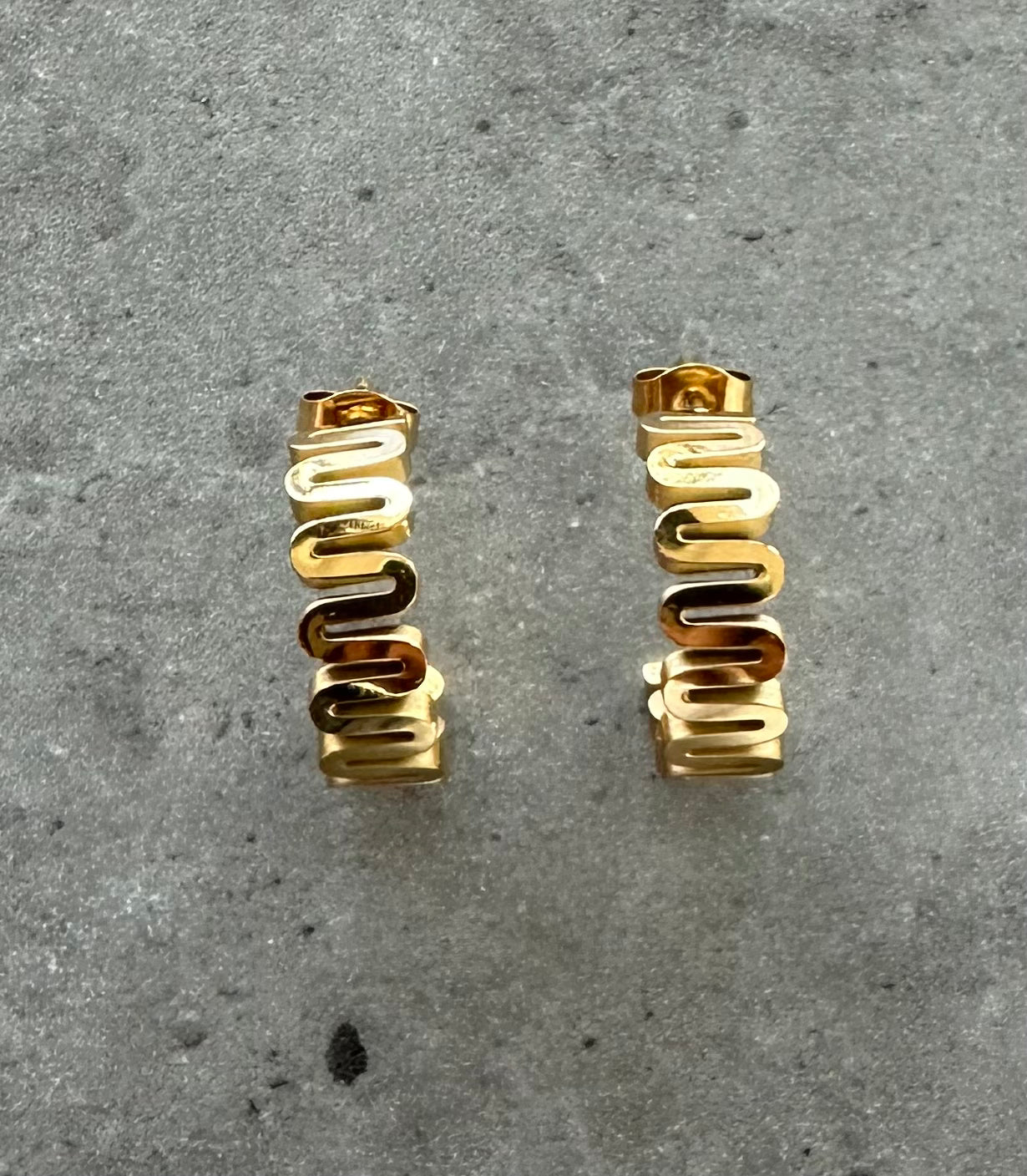 Gold earrings curves GILTY