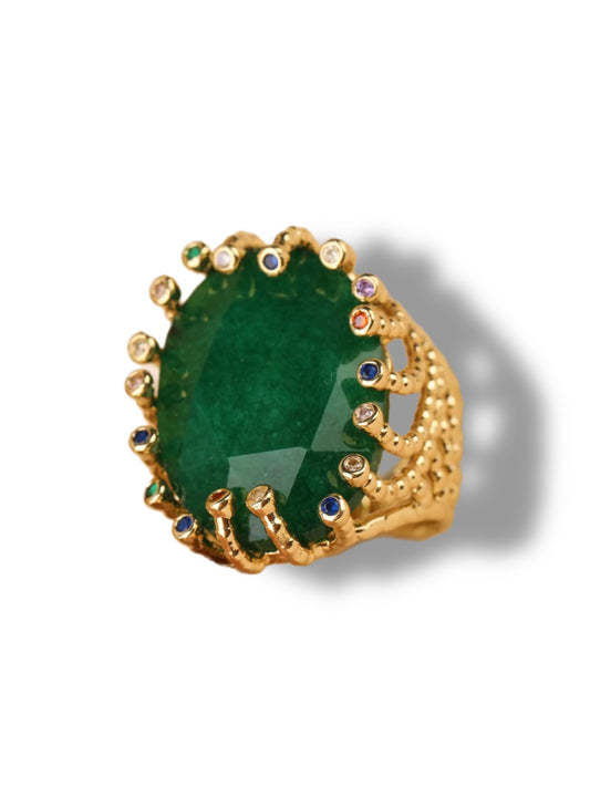 Statement ring w/green gemstone big