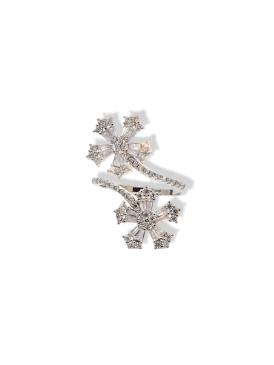 Ring w/two flowers and stones