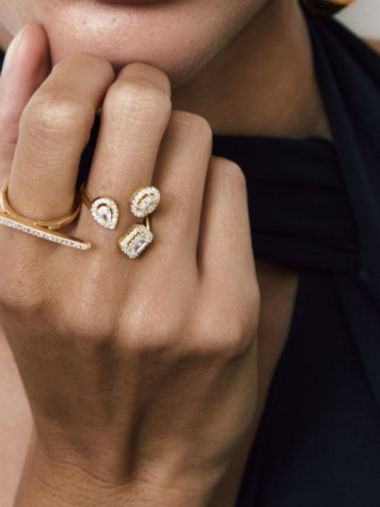 Triple stone gold ring