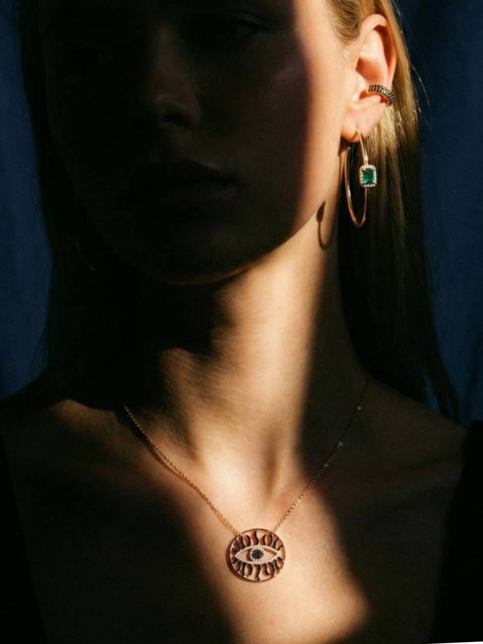 Earrings w/stones green